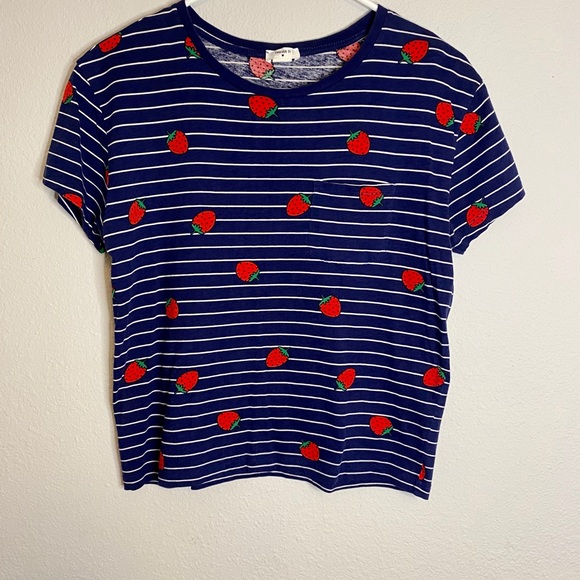 💜F21- Strawberry 🍓 And Navy Adorable Top -Small - Picture 2 of 8